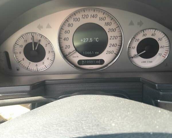 Серый Мерседес Е-Класс, объемом двигателя 2.5 л и пробегом 520 тыс. км за 8000 $, фото 6 на Automoto.ua