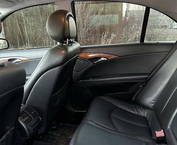 Серый Мерседес Е-Класс, объемом двигателя 2 л и пробегом 250 тыс. км за 7500 $, фото 6 на Automoto.ua