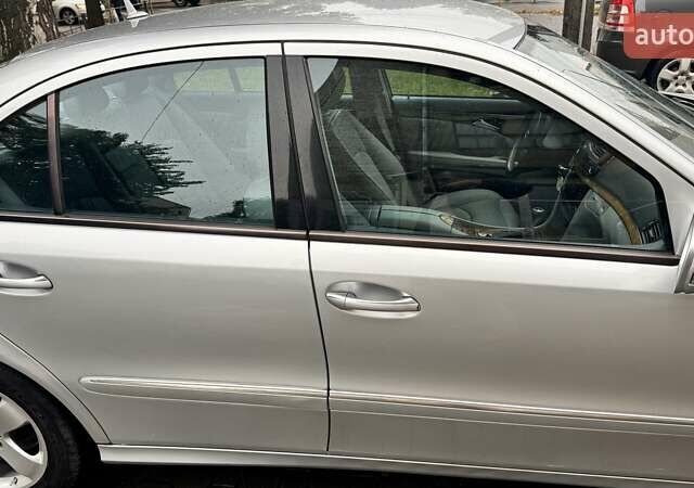 Сірий Мерседес Е-Клас, об'ємом двигуна 3 л та пробігом 244 тис. км за 8500 $, фото 7 на Automoto.ua