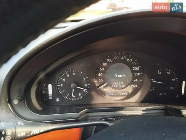 Серый Мерседес Е-Класс, объемом двигателя 2.2 л и пробегом 370 тыс. км за 8700 $, фото 5 на Automoto.ua