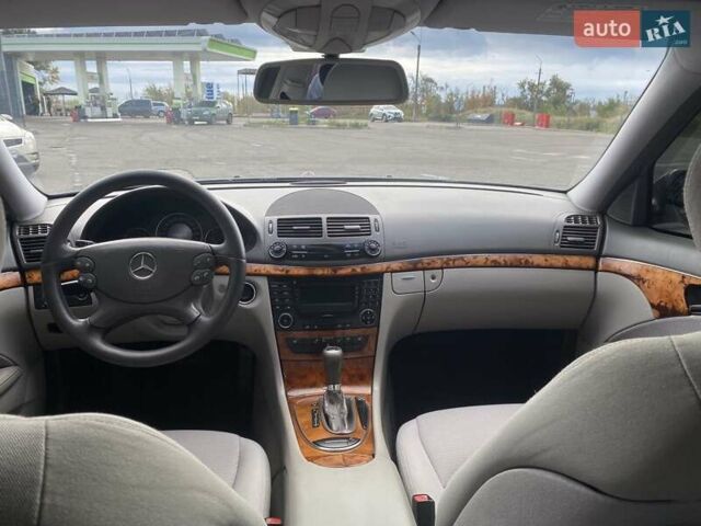 Мерседес Е-Класс 2007 в Кривом Роге на Automoto.ua Серый Мерседес Е-Класс, объемом двигателя 2.15 л и пробегом 440 тыс. км за 8500 $, фото 24 на Automoto.ua