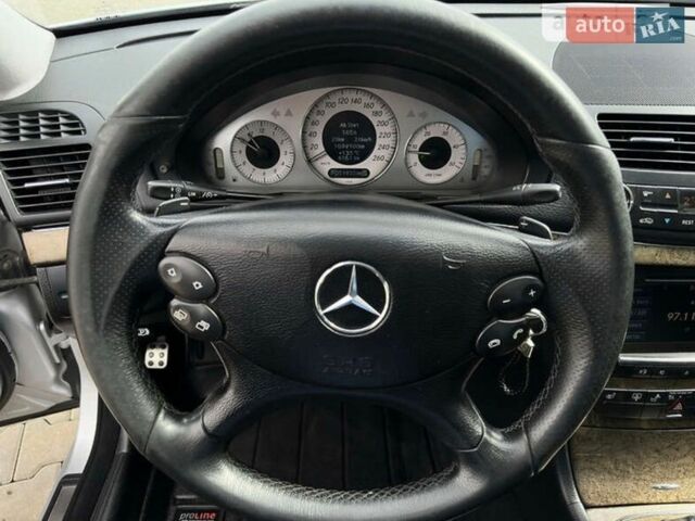 Серый Мерседес Е-Класс, объемом двигателя 3 л и пробегом 370 тыс. км за 12500 $, фото 9 на Automoto.ua