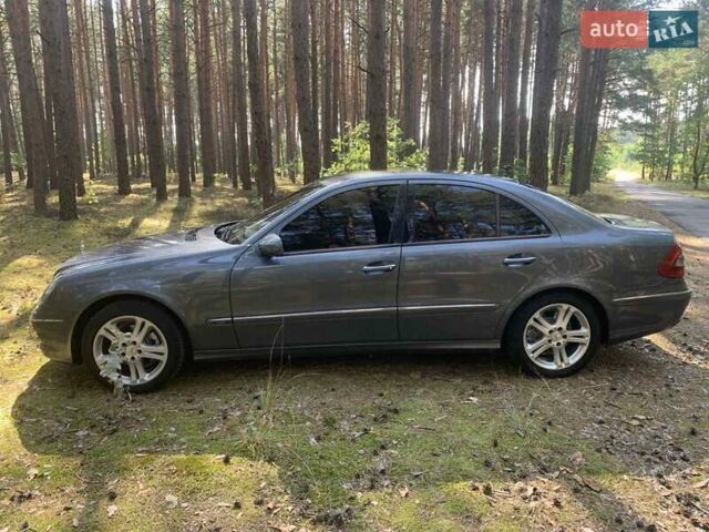Сірий Мерседес Е-Клас, об'ємом двигуна 2.2 л та пробігом 330 тис. км за 9600 $, фото 9 на Automoto.ua