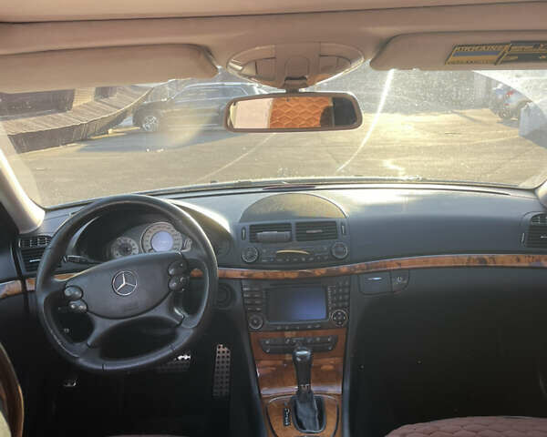 Сірий Мерседес Е-Клас, об'ємом двигуна 3.5 л та пробігом 227 тис. км за 8000 $, фото 4 на Automoto.ua
