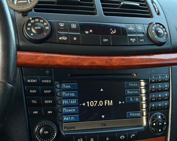 Сірий Мерседес Е-Клас, об'ємом двигуна 2.2 л та пробігом 295 тис. км за 9999 $, фото 31 на Automoto.ua