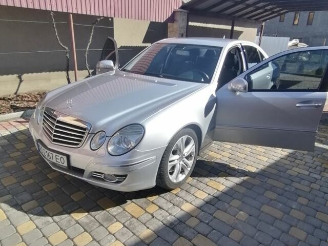 Серый Мерседес Е-Класс, объемом двигателя 2.2 л и пробегом 275 тыс. км за 10800 $, фото 7 на Automoto.ua