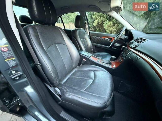 Сірий Мерседес Е-Клас, об'ємом двигуна 3 л та пробігом 366 тис. км за 10700 $, фото 24 на Automoto.ua