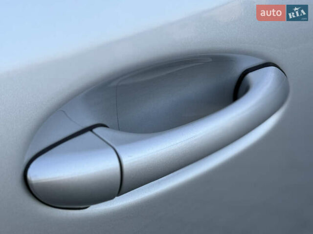 Сірий Мерседес Е-Клас, об'ємом двигуна 2.2 л та пробігом 295 тис. км за 9999 $, фото 51 на Automoto.ua