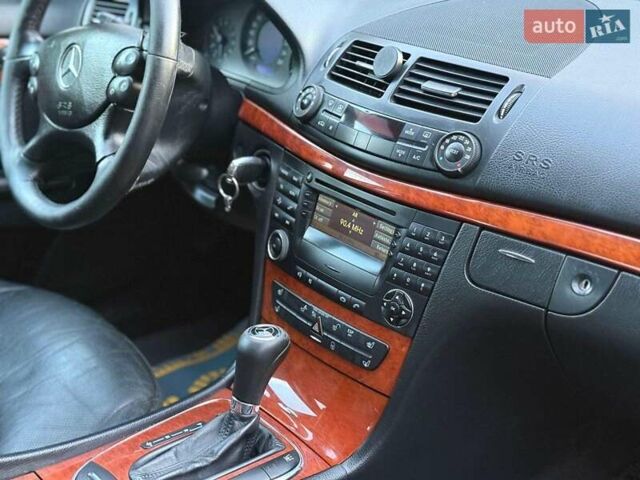 Сірий Мерседес Е-Клас, об'ємом двигуна 3 л та пробігом 366 тис. км за 10700 $, фото 25 на Automoto.ua