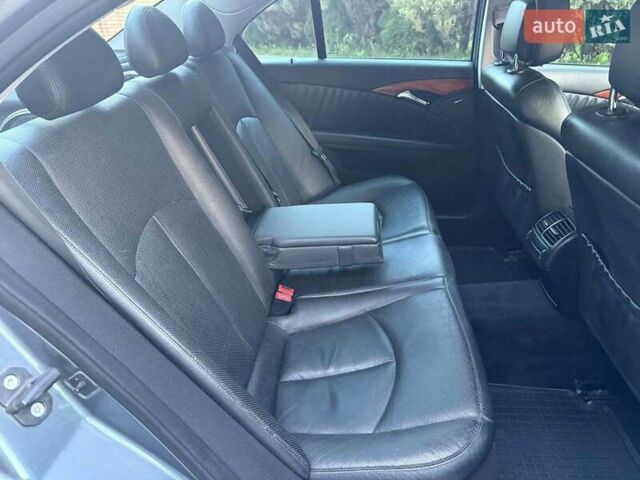 Сірий Мерседес Е-Клас, об'ємом двигуна 3 л та пробігом 366 тис. км за 10700 $, фото 20 на Automoto.ua