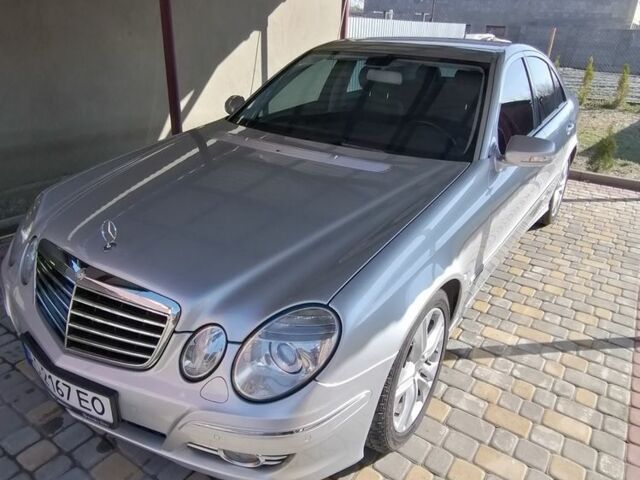 Серый Мерседес Е-Класс, объемом двигателя 2.2 л и пробегом 275 тыс. км за 10800 $, фото 3 на Automoto.ua