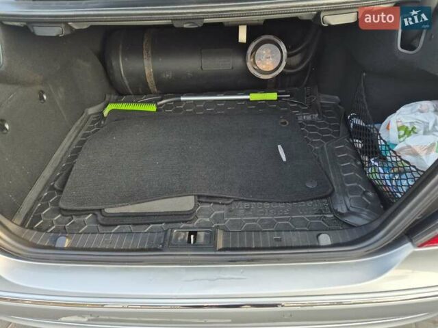 Серый Мерседес Е-Класс, объемом двигателя 1.8 л и пробегом 219 тыс. км за 10500 $, фото 29 на Automoto.ua