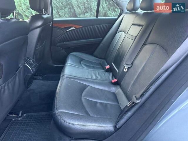 Сірий Мерседес Е-Клас, об'ємом двигуна 3 л та пробігом 366 тис. км за 10700 $, фото 14 на Automoto.ua