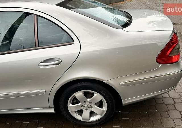 Сірий Мерседес Е-Клас, об'ємом двигуна 3 л та пробігом 244 тис. км за 8500 $, фото 3 на Automoto.ua