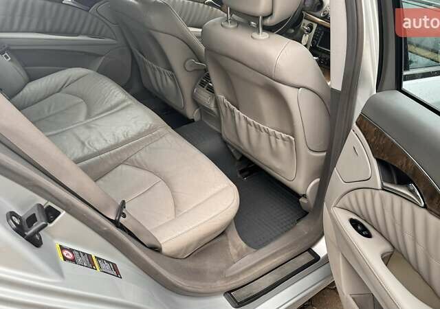 Сірий Мерседес Е-Клас, об'ємом двигуна 3 л та пробігом 244 тис. км за 8500 $, фото 19 на Automoto.ua
