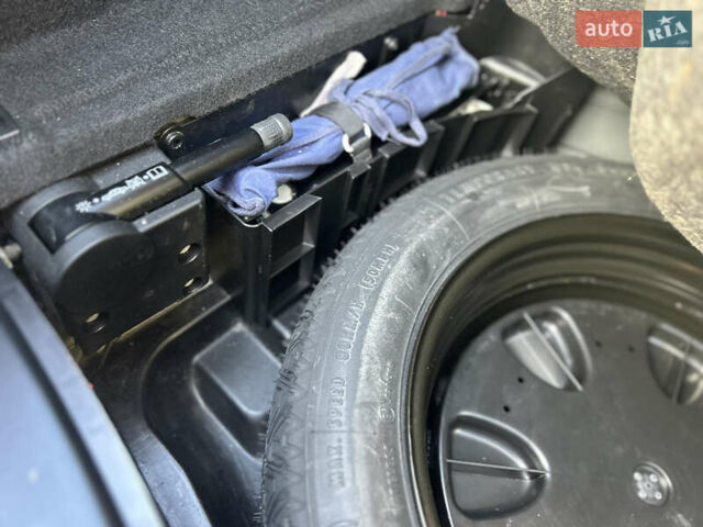 Серый Мерседес Е-Класс, объемом двигателя 2.15 л и пробегом 249 тыс. км за 13100 $, фото 40 на Automoto.ua