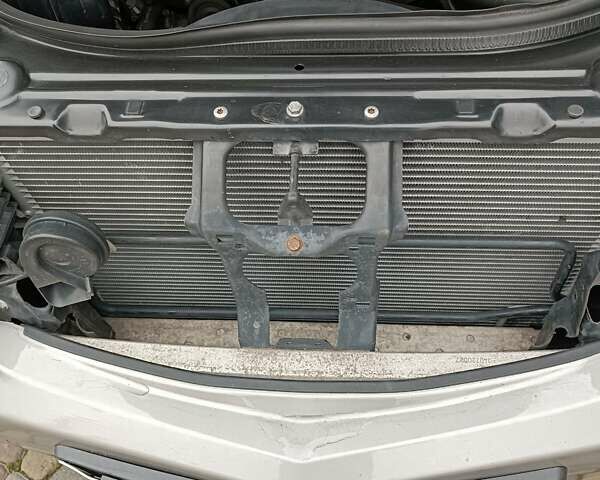 Серый Мерседес Е-Класс, объемом двигателя 2.15 л и пробегом 259 тыс. км за 10400 $, фото 27 на Automoto.ua