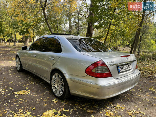 Серый Мерседес Е-Класс, объемом двигателя 2.2 л и пробегом 345 тыс. км за 11300 $, фото 4 на Automoto.ua