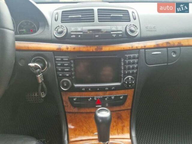 Серый Мерседес Е-Класс, объемом двигателя 1.8 л и пробегом 256 тыс. км за 8600 $, фото 28 на Automoto.ua