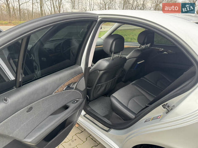 Сірий Мерседес Е-Клас, об'ємом двигуна 2.2 л та пробігом 253 тис. км за 8700 $, фото 9 на Automoto.ua