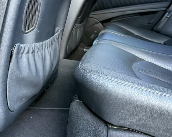 Серый Мерседес Е-Класс, объемом двигателя 3 л и пробегом 240 тыс. км за 15000 $, фото 16 на Automoto.ua