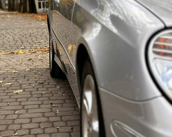 Мерседес Е-Клас 2008 у Львові на Automoto.ua Сірий Мерседес Е-Клас, об'ємом двигуна 2.99 л та пробігом 319 тис. км за 11500 $, фото 7 на Automoto.ua