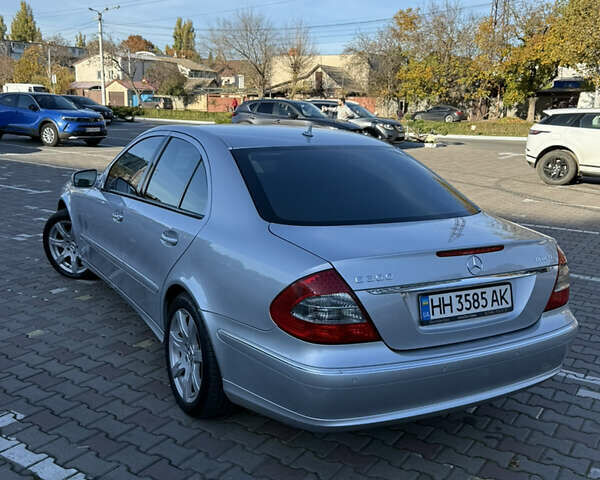 Серый Мерседес Е-Класс, объемом двигателя 3 л и пробегом 240 тыс. км за 15000 $, фото 5 на Automoto.ua