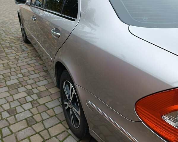 Серый Мерседес Е-Класс, объемом двигателя 2.15 л и пробегом 259 тыс. км за 10400 $, фото 46 на Automoto.ua