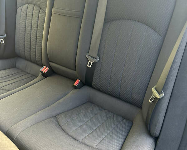 Серый Мерседес Е-Класс, объемом двигателя 2.15 л и пробегом 249 тыс. км за 13100 $, фото 54 на Automoto.ua