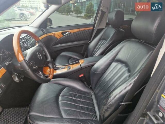 Серый Мерседес Е-Класс, объемом двигателя 1.8 л и пробегом 256 тыс. км за 8600 $, фото 20 на Automoto.ua