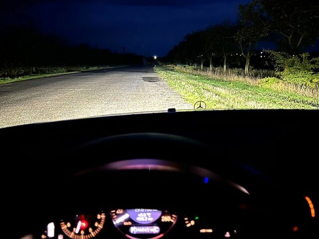 Серый Мерседес Е-Класс, объемом двигателя 2.1 л и пробегом 345 тыс. км за 11300 $, фото 11 на Automoto.ua