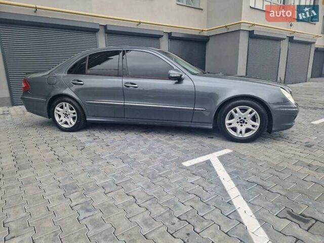 Сірий Мерседес Е-Клас, об'ємом двигуна 1.8 л та пробігом 257 тис. км за 7800 $, фото 4 на Automoto.ua
