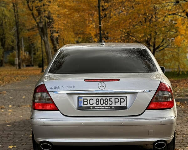 Мерседес Е-Клас 2008 у Львові на Automoto.ua Сірий Мерседес Е-Клас, об'ємом двигуна 2.99 л та пробігом 319 тис. км за 11500 $, фото 12 на Automoto.ua