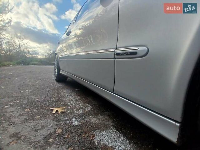 Серый Мерседес Е-Класс, объемом двигателя 3 л и пробегом 382 тыс. км за 10550 $, фото 12 на Automoto.ua