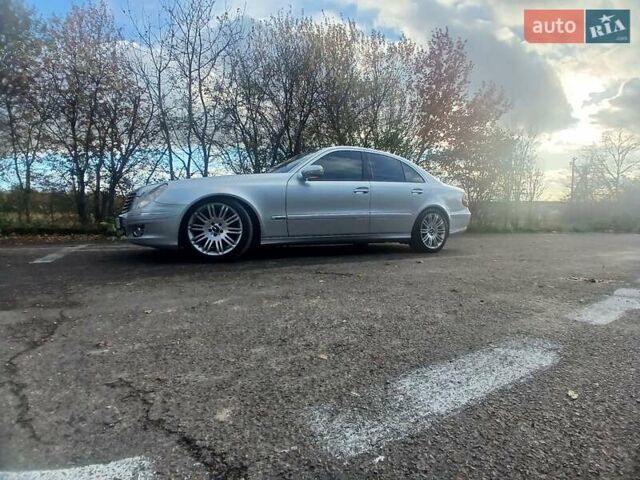 Серый Мерседес Е-Класс, объемом двигателя 3 л и пробегом 382 тыс. км за 10550 $, фото 5 на Automoto.ua