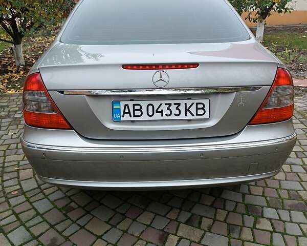 Серый Мерседес Е-Класс, объемом двигателя 2.15 л и пробегом 259 тыс. км за 10400 $, фото 7 на Automoto.ua
