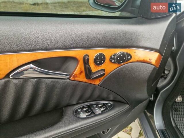 Серый Мерседес Е-Класс, объемом двигателя 1.8 л и пробегом 256 тыс. км за 8600 $, фото 21 на Automoto.ua