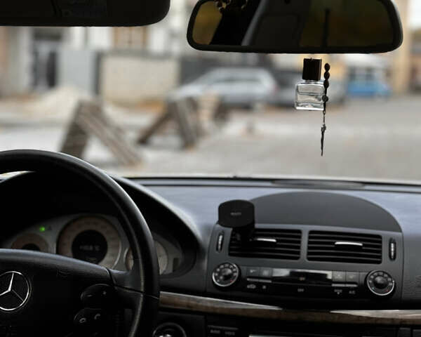 Мерседес Е-Клас 2008 у Львові на Automoto.ua Сірий Мерседес Е-Клас, об'ємом двигуна 2.99 л та пробігом 319 тис. км за 11500 $, фото 27 на Automoto.ua