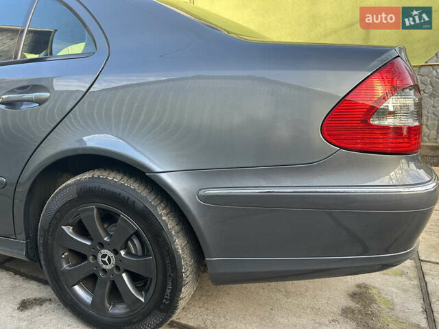 Серый Мерседес Е-Класс, объемом двигателя 2.15 л и пробегом 249 тыс. км за 13100 $, фото 13 на Automoto.ua