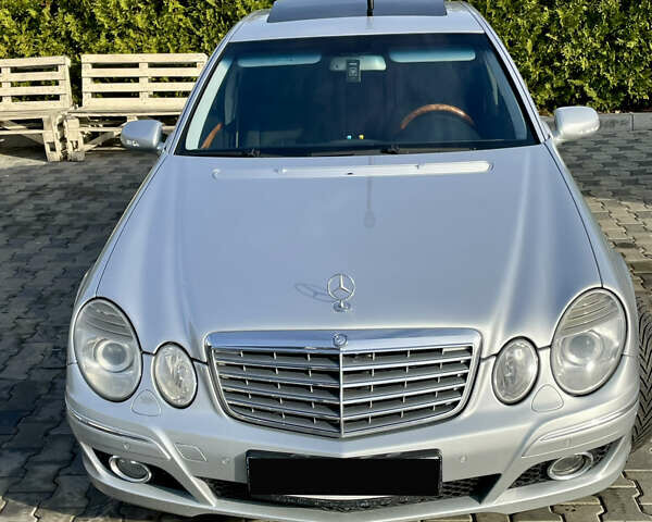 Серый Мерседес Е-Класс, объемом двигателя 2.1 л и пробегом 366 тыс. км за 11000 $, фото 15 на Automoto.ua