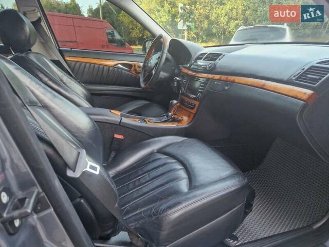 Сірий Мерседес Е-Клас, об'ємом двигуна 1.8 л та пробігом 254 тис. км за 7700 $, фото 34 на Automoto.ua