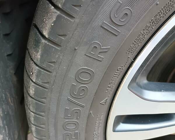 Серый Мерседес Е-Класс, объемом двигателя 2.15 л и пробегом 259 тыс. км за 10400 $, фото 18 на Automoto.ua