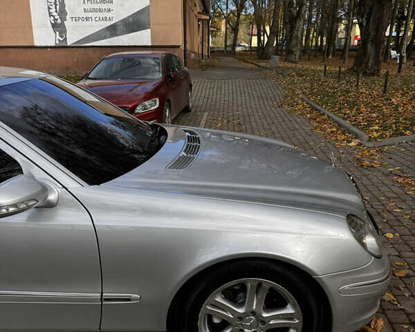 Мерседес Е-Клас 2008 у Львові на Automoto.ua Сірий Мерседес Е-Клас, об'ємом двигуна 2.99 л та пробігом 319 тис. км за 11500 $, фото 22 на Automoto.ua