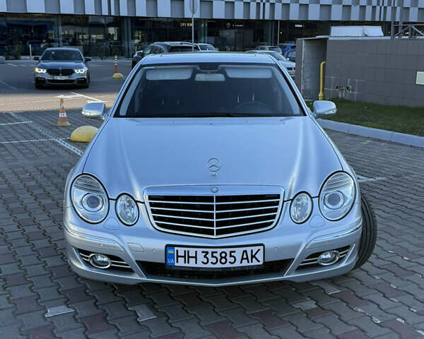 Серый Мерседес Е-Класс, объемом двигателя 3 л и пробегом 240 тыс. км за 15000 $, фото 1 на Automoto.ua