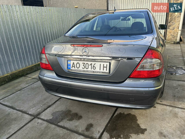 Серый Мерседес Е-Класс, объемом двигателя 2.15 л и пробегом 249 тыс. км за 13100 $, фото 30 на Automoto.ua