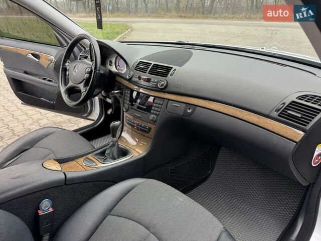 Сірий Мерседес Е-Клас, об'ємом двигуна 2.2 л та пробігом 253 тис. км за 8700 $, фото 14 на Automoto.ua