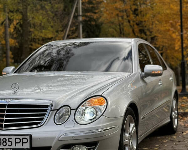 Мерседес Е-Клас 2008 у Львові на Automoto.ua Сірий Мерседес Е-Клас, об'ємом двигуна 2.99 л та пробігом 319 тис. км за 11500 $, фото 9 на Automoto.ua