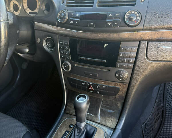 Сірий Мерседес Е-Клас, об'ємом двигуна 2.15 л та пробігом 502 тис. км за 8700 $, фото 24 на Automoto.ua