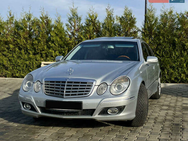 Серый Мерседес Е-Класс, объемом двигателя 2.1 л и пробегом 366 тыс. км за 11000 $, фото 2 на Automoto.ua