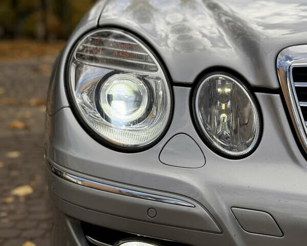 Мерседес Е-Клас 2008 у Львові на Automoto.ua Сірий Мерседес Е-Клас, об'ємом двигуна 2.99 л та пробігом 319 тис. км за 11500 $, фото 5 на Automoto.ua